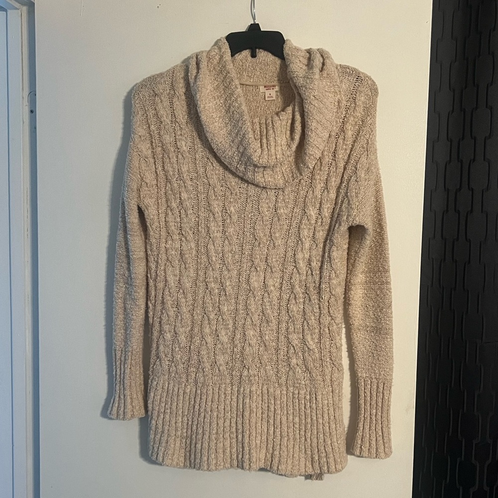 Chunky cable knit beige tunic sweater, size Small